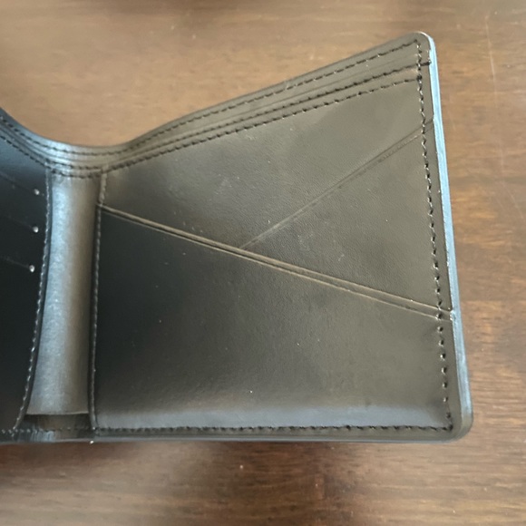 Louis Vuitton Monogram Wallet - Picture 5 of 7